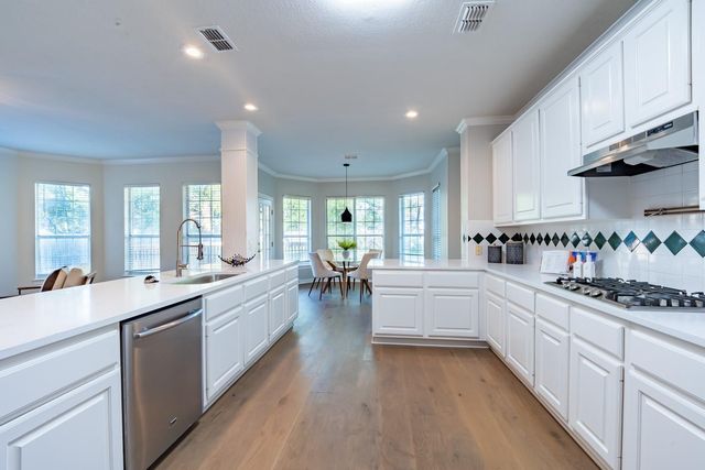 7916 Yaupon DR, Austin, TX 78759