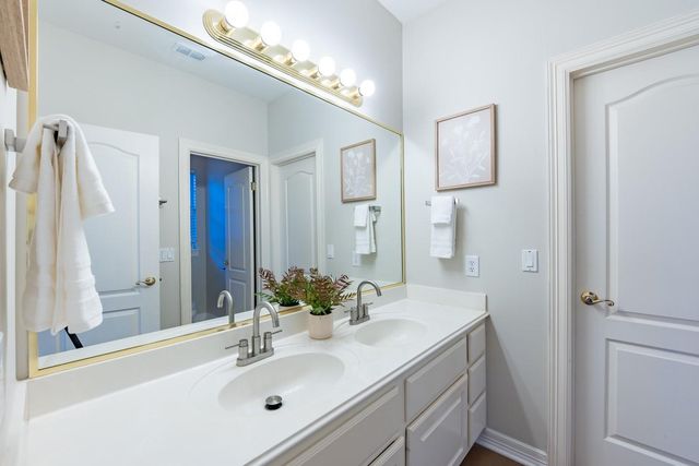 7916 Yaupon DR, Austin, TX 78759