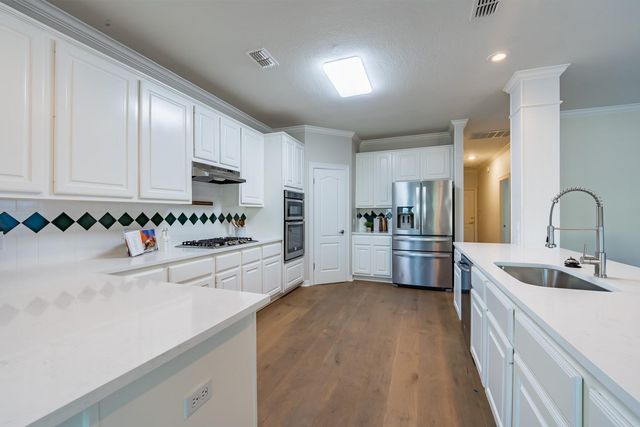 7916 Yaupon DR, Austin, TX 78759