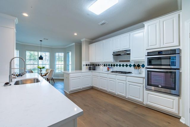 7916 Yaupon DR, Austin, TX 78759