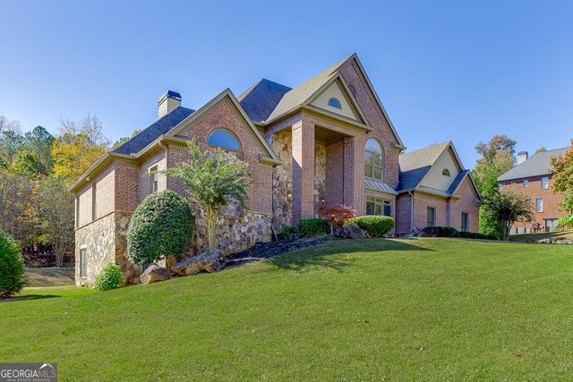 940 Chateau Forest Road, Hoschton, GA 30548