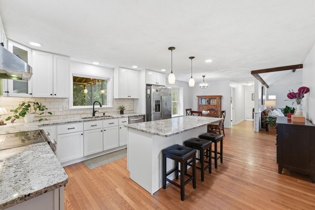 144 Hill St, Concord, MA 01742