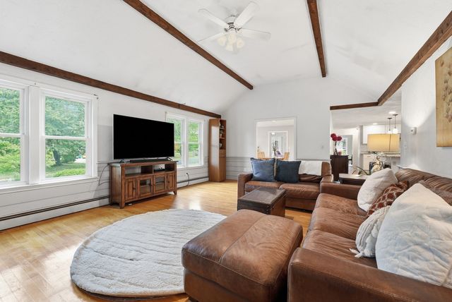 144 Hill St, Concord, MA 01742