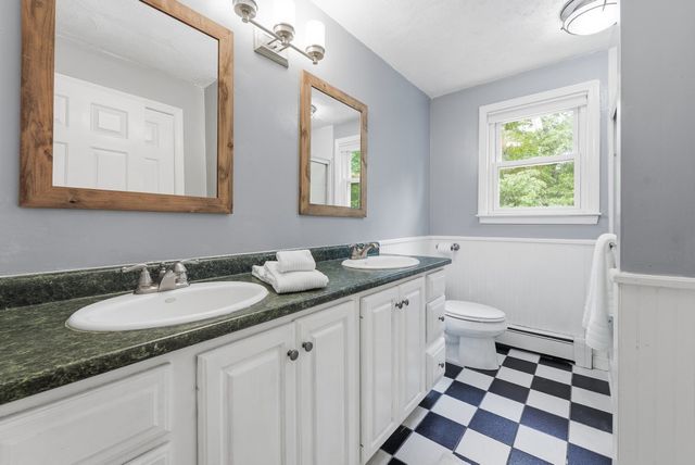 144 Hill St, Concord, MA 01742