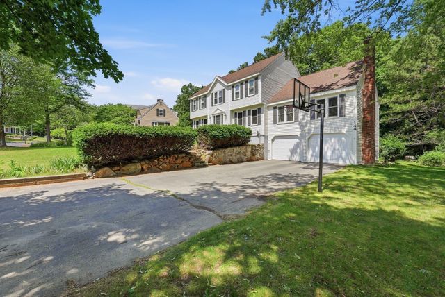 144 Hill St, Concord, MA 01742