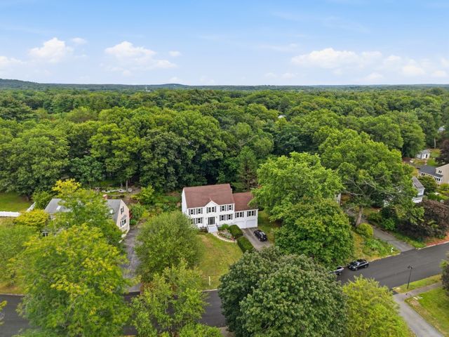144 Hill St, Concord, MA 01742