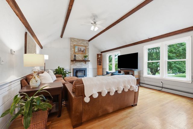 144 Hill St, Concord, MA 01742