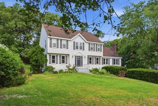 144 Hill St, Concord, MA 01742