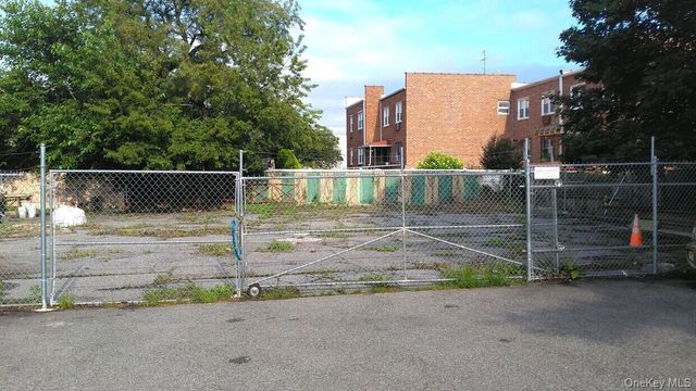75-11 75-13 METROPOLITAN Avenue, Middle Village, NY 11378