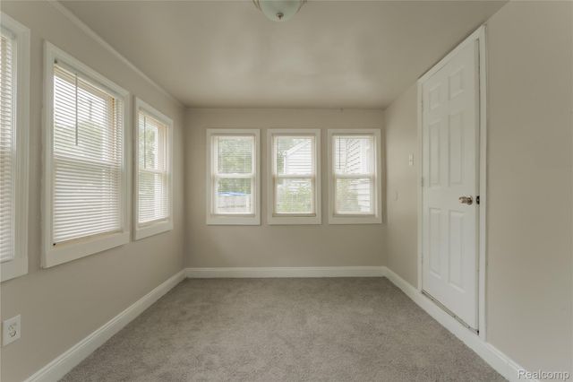 582 Lebaron Avenue, Pontiac, MI 48340