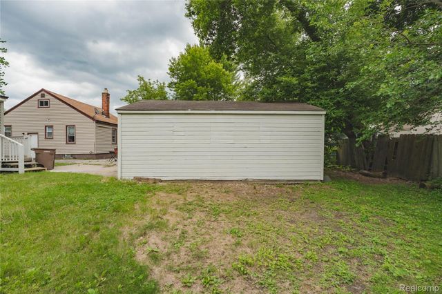 582 Lebaron Avenue, Pontiac, MI 48340