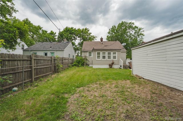 582 Lebaron Avenue, Pontiac, MI 48340