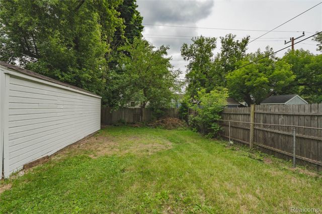 582 Lebaron Avenue, Pontiac, MI 48340
