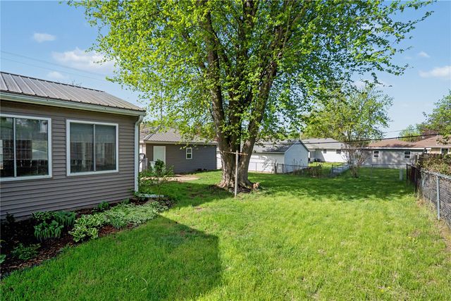 1600 23rd St NW, Cedar Rapids, IA 52405