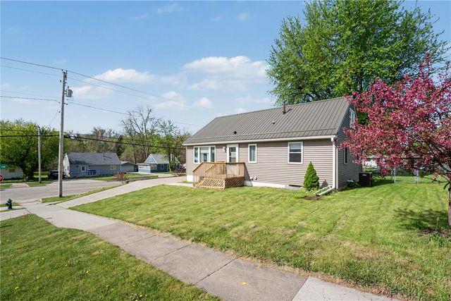 1600 23rd St NW, Cedar Rapids, IA 52405