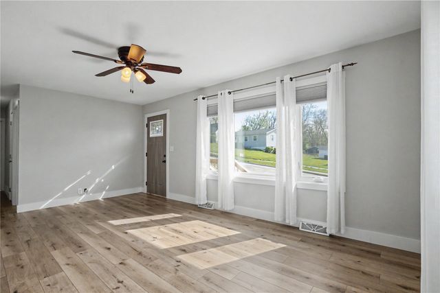 1600 23rd St NW, Cedar Rapids, IA 52405