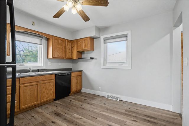 1600 23rd St NW, Cedar Rapids, IA 52405