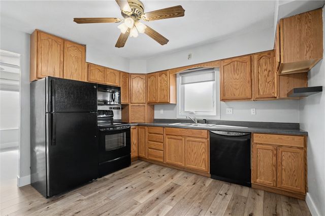 1600 23rd St NW, Cedar Rapids, IA 52405