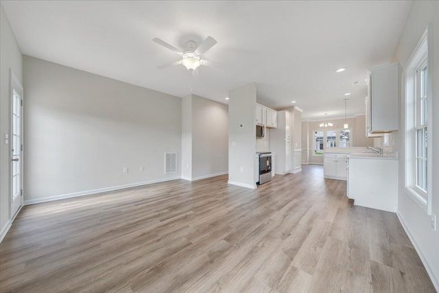 142 Parker LN, Salem, VA 24153