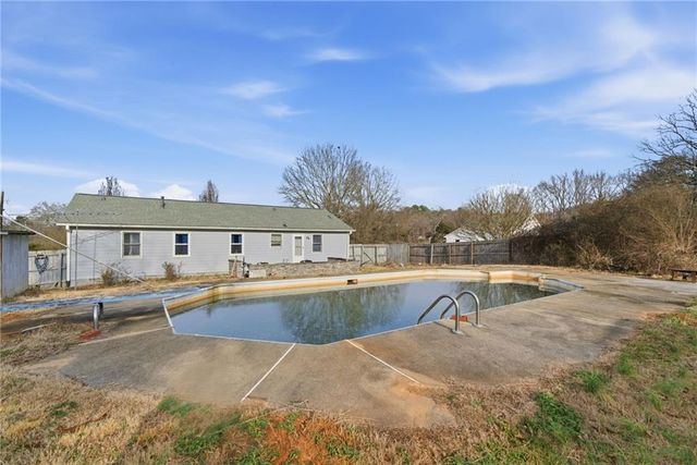 12 Bradford SW Drive, Cartersville, GA 30120