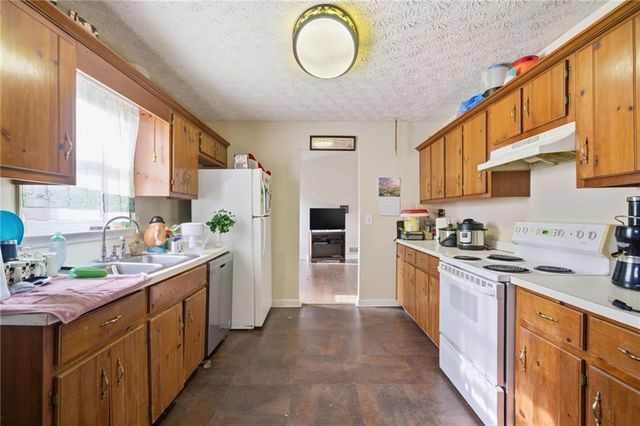 12 Bradford SW Drive, Cartersville, GA 30120