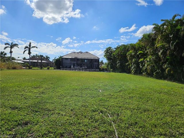 126 Montrose DR, Fort Myers, FL 33919