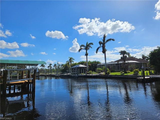 126 Montrose DR, Fort Myers, FL 33919