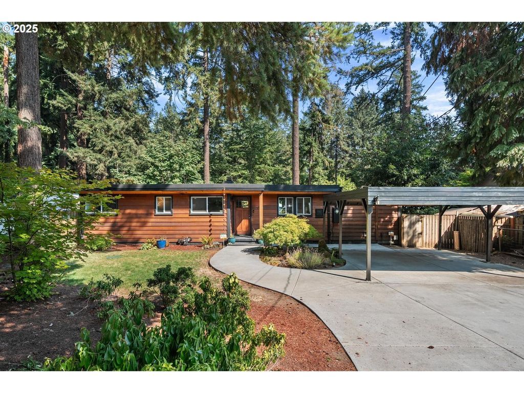 16536 INVERURIE Rd, Lake Oswego, OR 97035