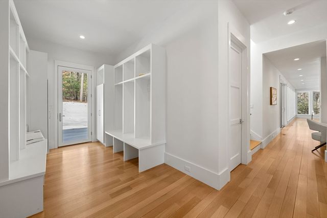 11 Winthrop Circle, Weston, MA 02493