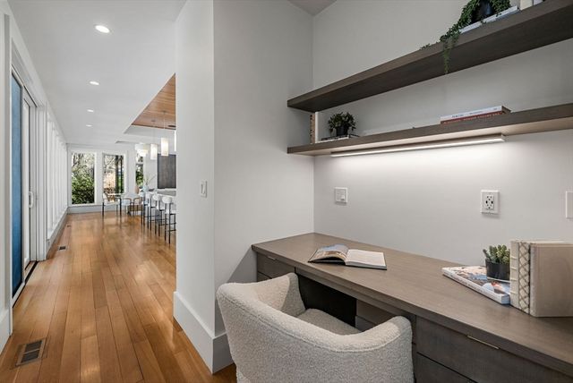 11 Winthrop Circle, Weston, MA 02493