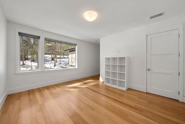 11 Winthrop Circle, Weston, MA 02493