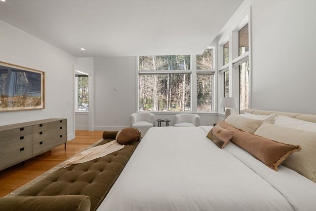 11 Winthrop Circle, Weston, MA 02493