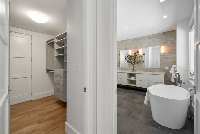 11 Winthrop Circle, Weston, MA 02493