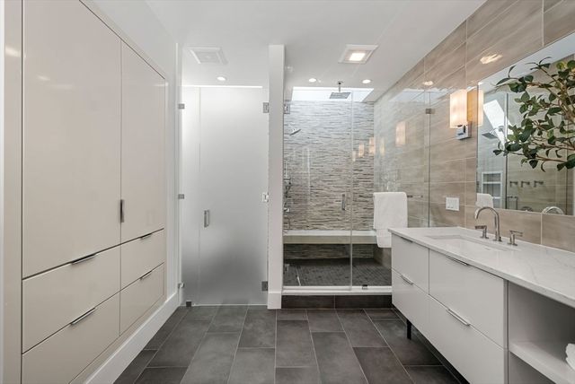 11 Winthrop Circle, Weston, MA 02493