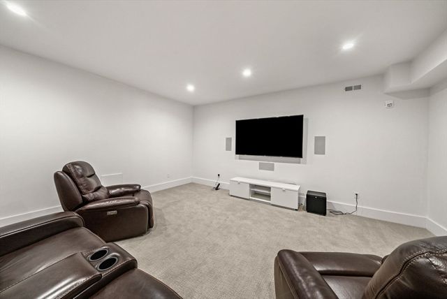 11 Winthrop Circle, Weston, MA 02493