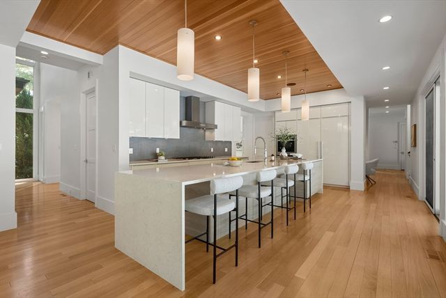 11 Winthrop Circle, Weston, MA 02493