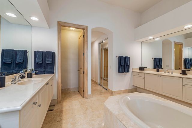 8387 Ironhorse Court, West Palm Beach, FL 33412