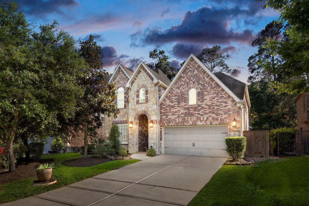 103 S Vershire Circle, Magnolia, TX 77354