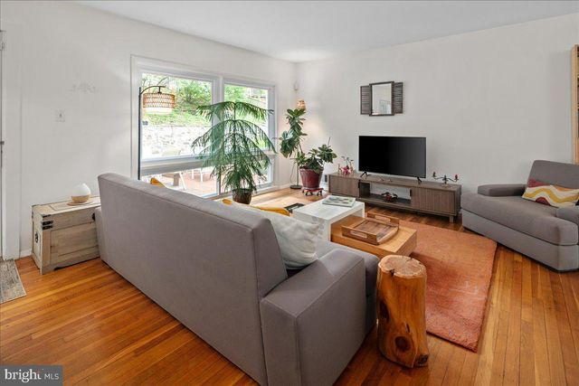 802 CABIN JOHN PKWY, Rockville, MD 20852