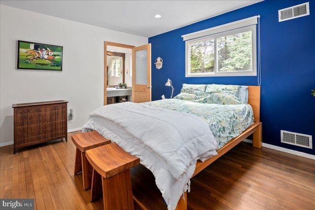 802 CABIN JOHN PKWY, Rockville, MD 20852