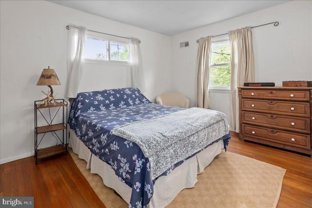 802 CABIN JOHN PKWY, Rockville, MD 20852