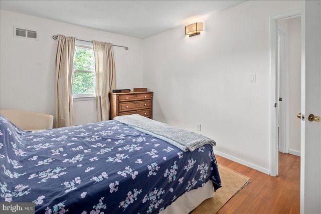 802 CABIN JOHN PKWY, Rockville, MD 20852