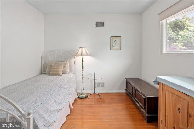 802 CABIN JOHN PKWY, Rockville, MD 20852