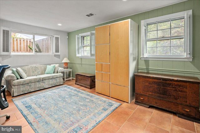802 CABIN JOHN PKWY, Rockville, MD 20852