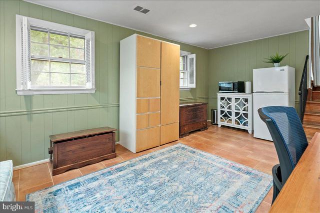 802 CABIN JOHN PKWY, Rockville, MD 20852