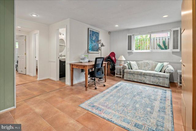 802 CABIN JOHN PKWY, Rockville, MD 20852