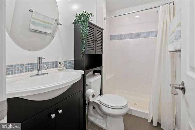 802 CABIN JOHN PKWY, Rockville, MD 20852