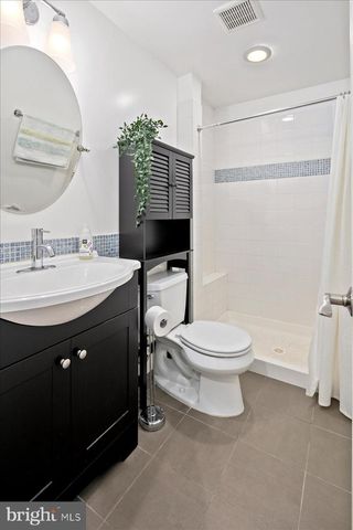 802 CABIN JOHN PKWY, Rockville, MD 20852