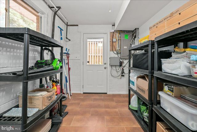 802 CABIN JOHN PKWY, Rockville, MD 20852