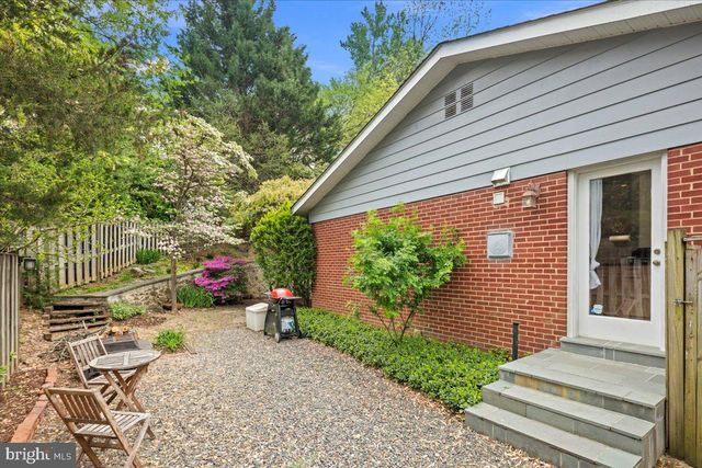 802 CABIN JOHN PKWY, Rockville, MD 20852